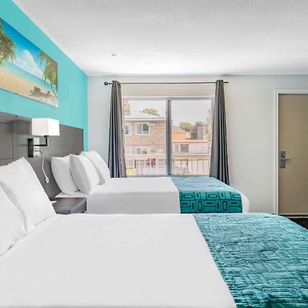 Howard Johnson By Wyndham Gananoque Exteriör bild