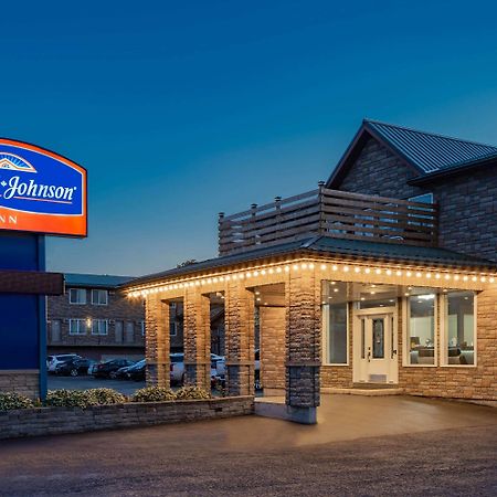 Howard Johnson By Wyndham Gananoque Exteriör bild