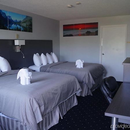 Howard Johnson By Wyndham Gananoque Exteriör bild