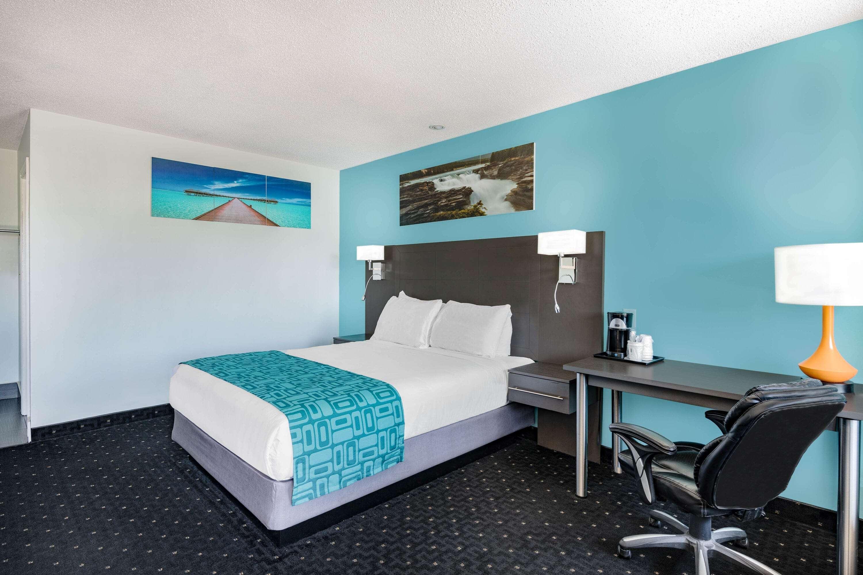 Howard Johnson By Wyndham Gananoque Exteriör bild