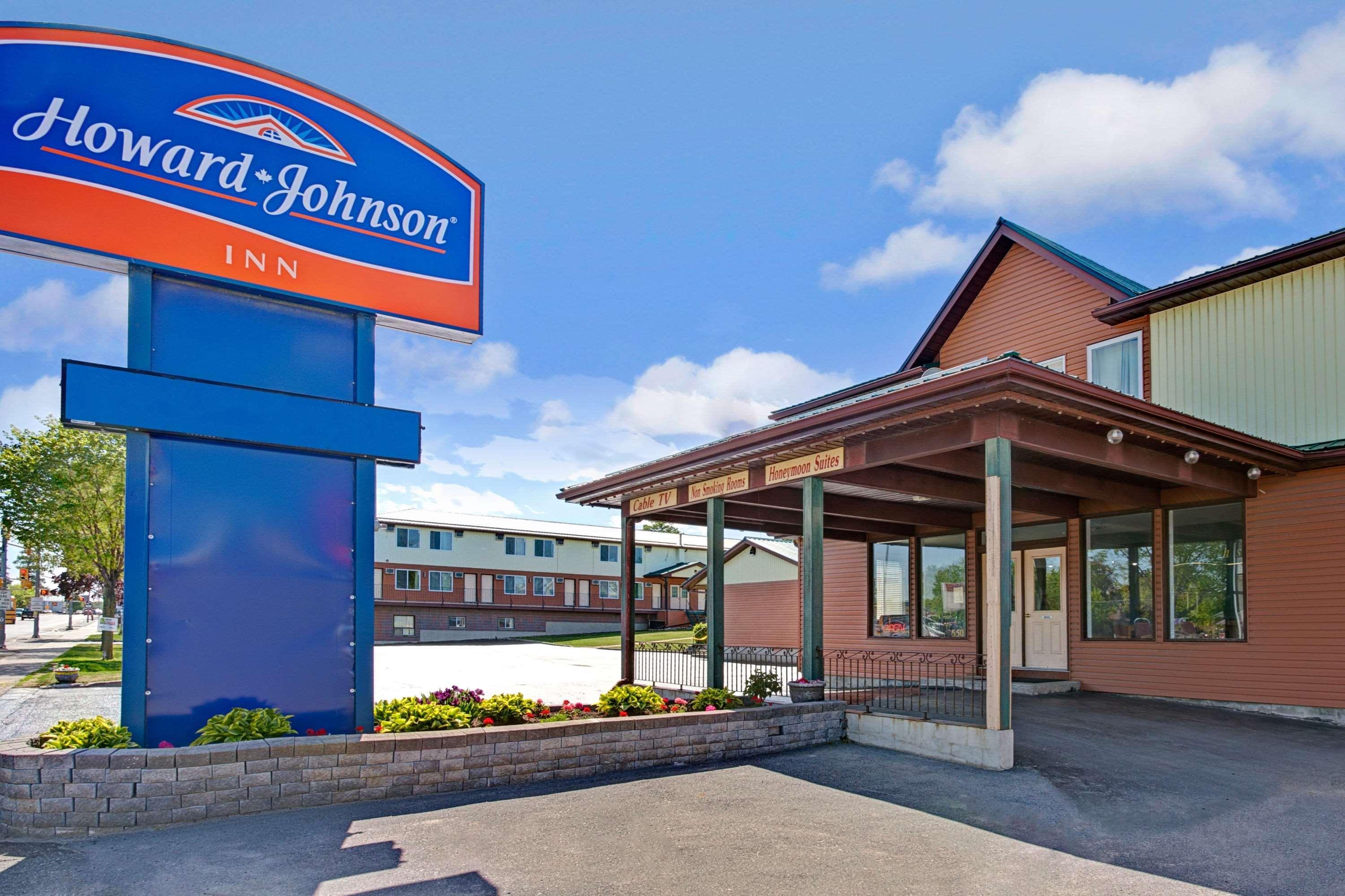 Howard Johnson By Wyndham Gananoque Exteriör bild