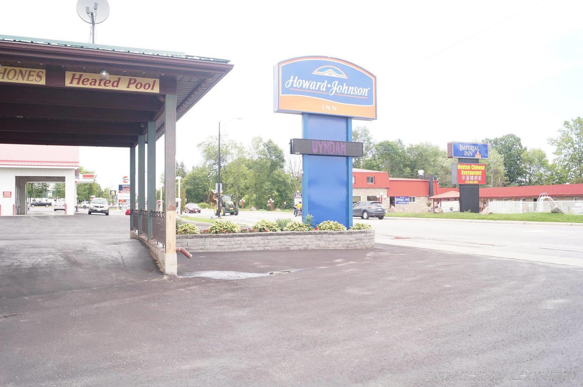 Howard Johnson By Wyndham Gananoque Exteriör bild